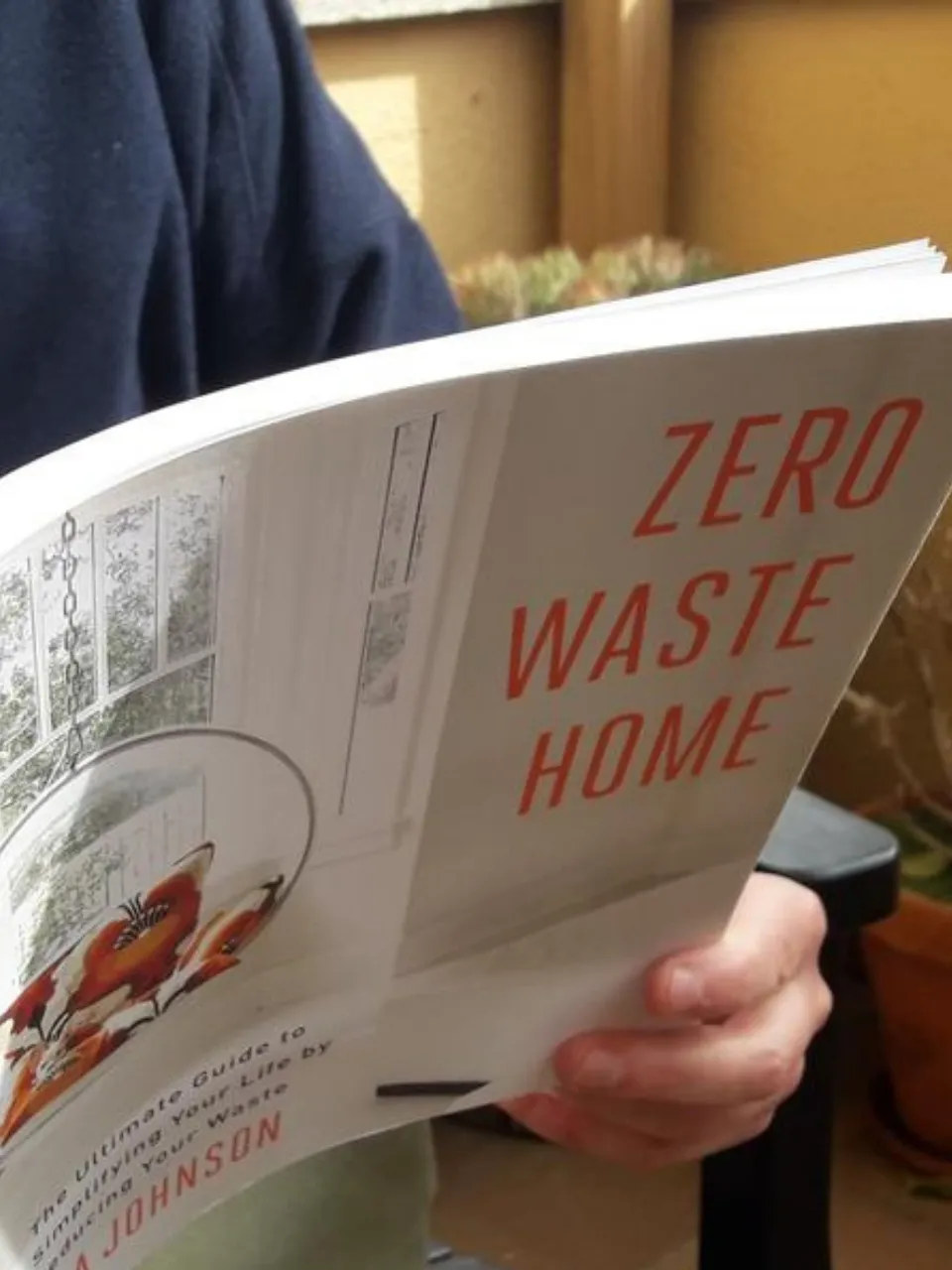 Lee y recomienda un libro sobre plásticos 3 Comunidad